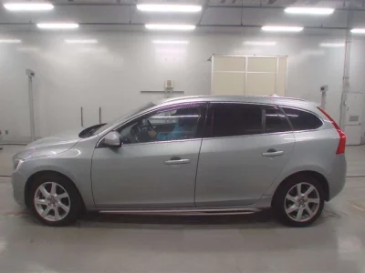 Volvo V60  с аукциона в Японии