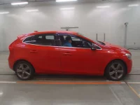 Volvo V40 лот № 38216 оценка 3.5  с аукциона в Японии 2