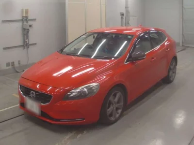 Volvo V40  с аукциона в Японии