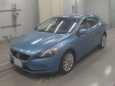 Volvo V40  с аукциона в Японии
