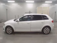 Audi A3 лот № 38270 оценка 4  с аукциона в Японии 3