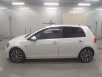 Volkswagen Golf лот № 50259 оценка 4  с аукциона в Японии 3