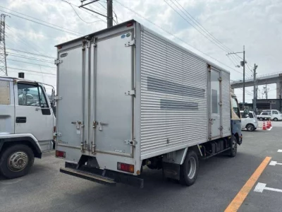 Toyota DYNA  с аукциона в Японии