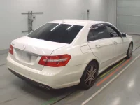 Mercedes-Benz E CLASS лот № 38301 оценка 4  с аукциона в Японии 1