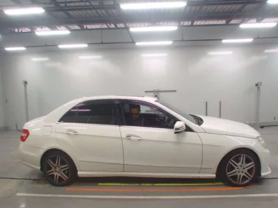 Mercedes-Benz E CLASS  с аукциона в Японии