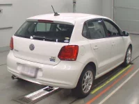 Volkswagen Polo лот № 38299 оценка 4.5  с аукциона в Японии 1