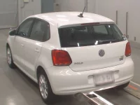 Volkswagen Polo лот № 38299 оценка 4.5  с аукциона в Японии 5