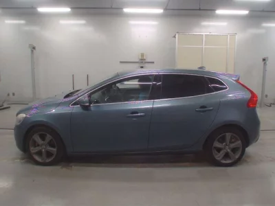 Volvo V40  с аукциона в Японии