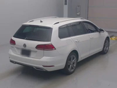Volkswagen Golf  с аукциона в Японии