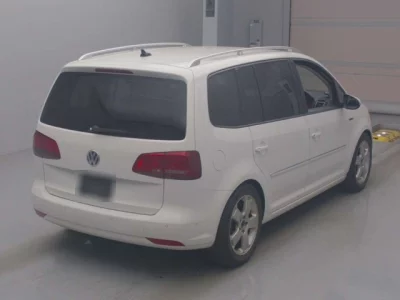 Volkswagen GOLF TOURAN  с аукциона в Японии