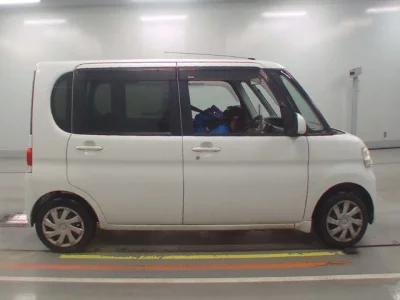 Daihatsu TANTO  с аукциона в Японии
