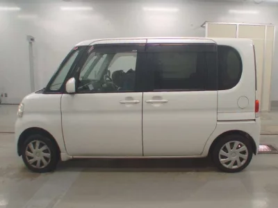 Daihatsu TANTO  с аукциона в Японии