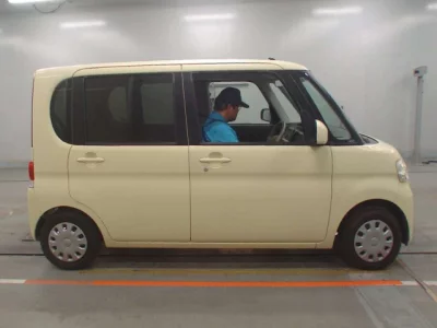 Daihatsu TANTO  с аукциона в Японии