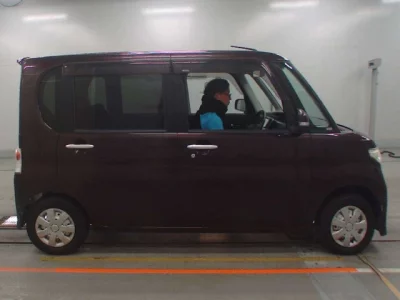 Daihatsu TANTO  с аукциона в Японии