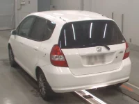 Honda FIT лот № 10054 оценка 3.5  с аукциона в Японии 5