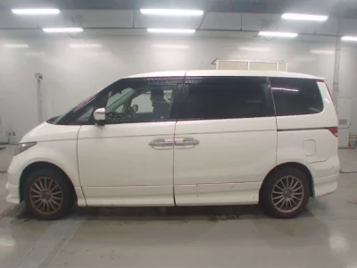 Honda ELYSION  с аукциона в Японии