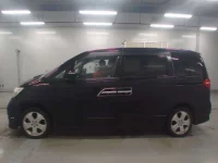 Honda ELYSION лот № 10161 оценка R  с аукциона в Японии 3