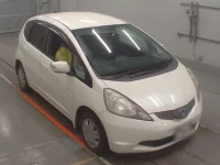 Honda FIT лот № 30041 оценка RA  с аукциона в Японии 4
