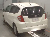 Honda FIT лот № 30041 оценка RA  с аукциона в Японии 5