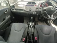 Honda FIT лот № 30041 оценка RA  с аукциона в Японии 8