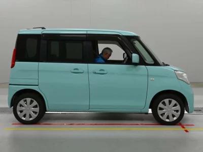 Suzuki Spacia