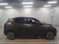 Honda VEZEL лот № 30005 оценка 4  с аукциона в Японии 2