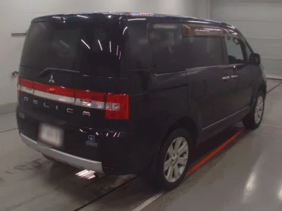 Mitsubishi Delica D:5