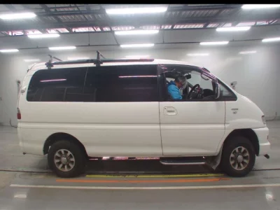 Mitsubishi DELICA  с аукциона в Японии