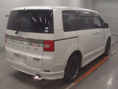 Mitsubishi Delica D:5