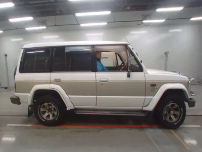 Mitsubishi PAJERO  с аукциона в Японии