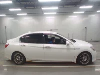 Honda ACCORD лот № 30605 оценка 3.5  с аукциона в Японии 2