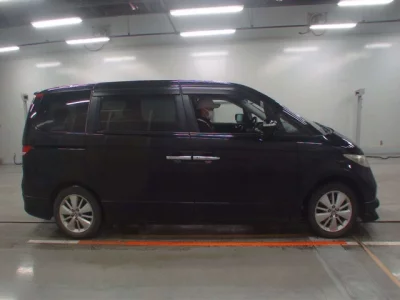 Honda ELYSION  с аукциона в Японии