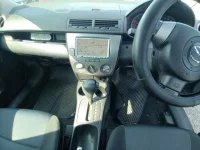 Mazda DEMIO лот № 10493 оценка 3.5  с аукциона в Японии 8