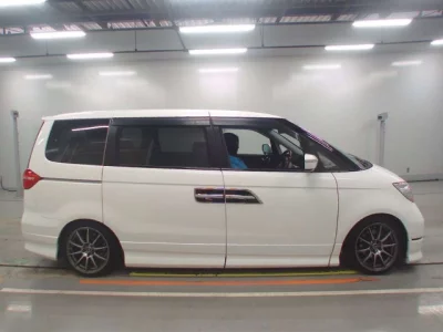 Honda ELYSION  с аукциона в Японии