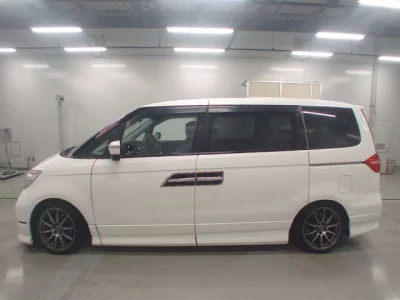 Honda ELYSION  с аукциона в Японии