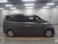 Honda ELYSION лот № 10466 оценка 3.5  с аукциона в Японии 2