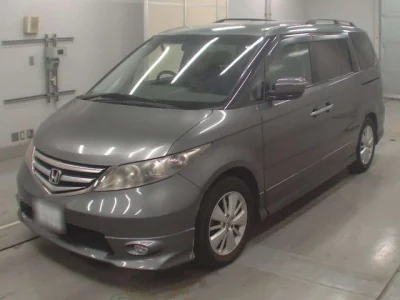 Honda ELYSION  с аукциона в Японии