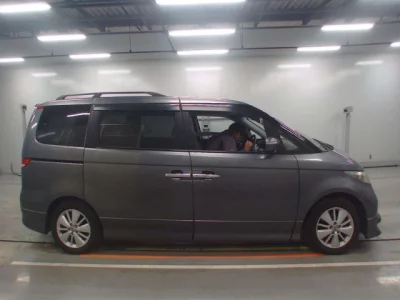 Honda ELYSION  с аукциона в Японии