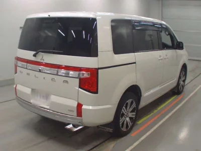 Mitsubishi Delica D:5
