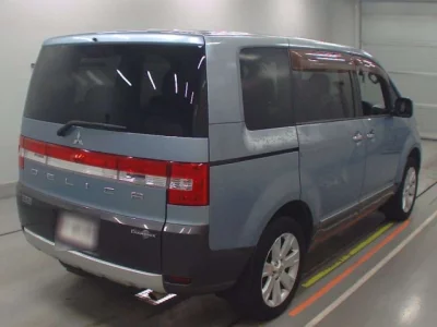 Mitsubishi Delica D:5