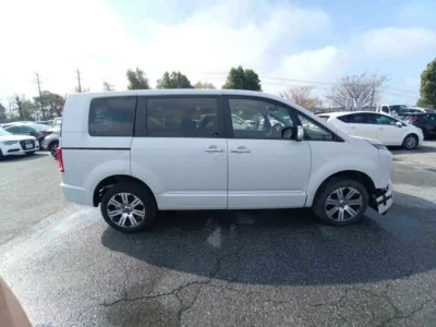 Mitsubishi DELICA D5