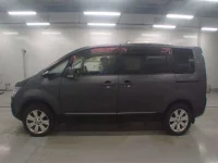 Mitsubishi DELICA D5 лот № 30574 оценка 3.5  с аукциона в Японии 3