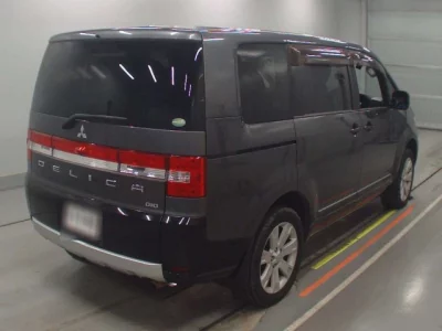 Mitsubishi Delica D:5