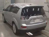 Mitsubishi OUTLANDER лот № 10386 оценка 3.5  с аукциона в Японии 5