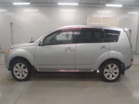 Mitsubishi OUTLANDER лот № 10386 оценка 3.5  с аукциона в Японии 3