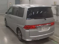 Honda STEP WAGON лот № 30570 оценка 3  с аукциона в Японии 5