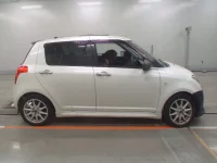 Suzuki SWIFT лот № 50115 оценка R  с аукциона в Японии 2