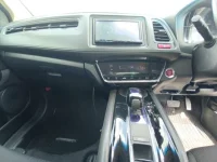 Honda VEZEL лот № 30568 оценка 3  с аукциона в Японии 8
