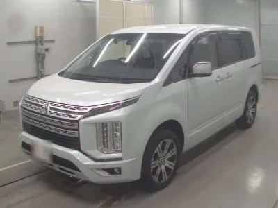 Mitsubishi Delica D:5