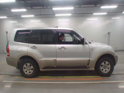 Mitsubishi PAJERO  с аукциона в Японии